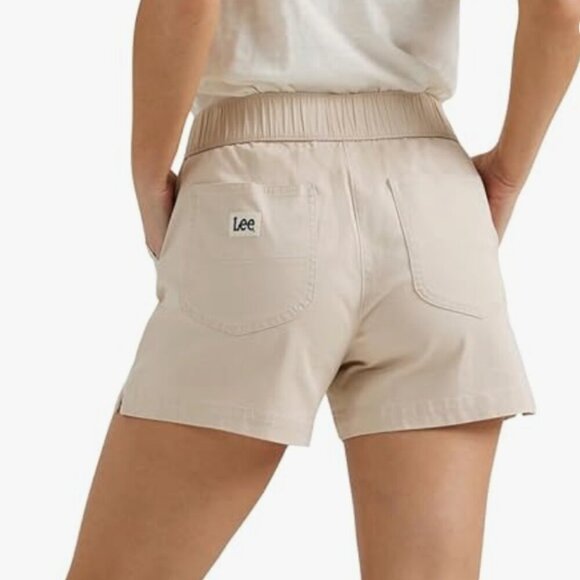 NWT Lee Women's Ultra Lux Comfort Utility Short, greige, 16 - Picture 3 of 5